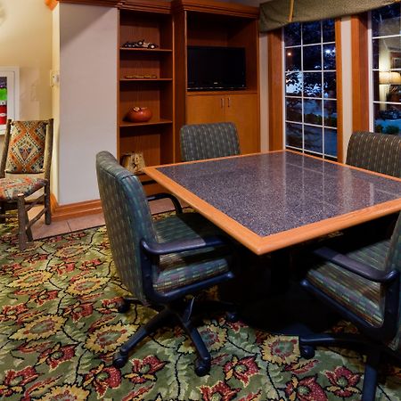 Wyndham Garden Anchorage Airport Hotell Exteriör bild