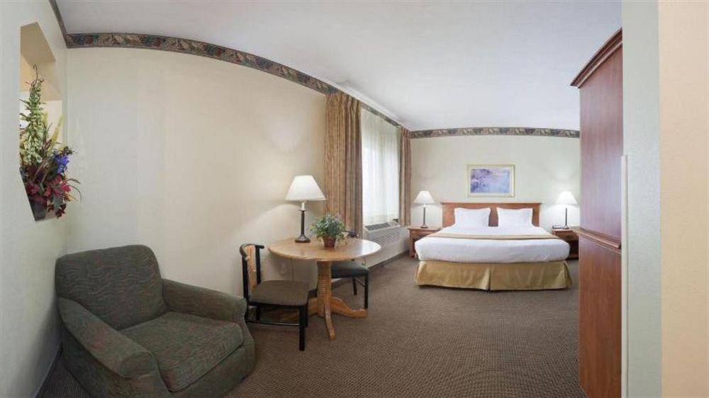 Wyndham Garden Anchorage Airport Hotell Exteriör bild