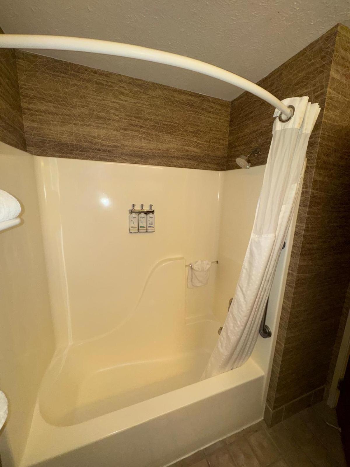 Wyndham Garden Anchorage Airport Hotell Exteriör bild